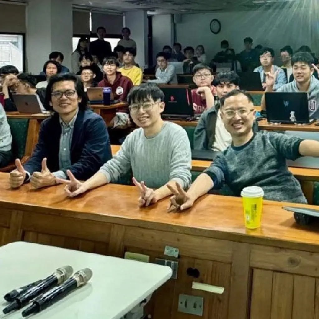 Rocky Hong speaking